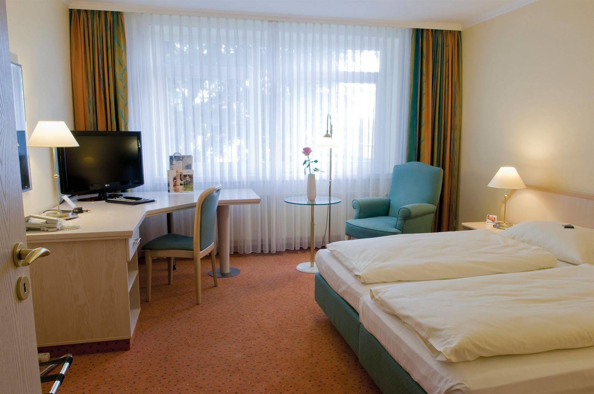 Upstalsboom Parkhotel Emden Room photo